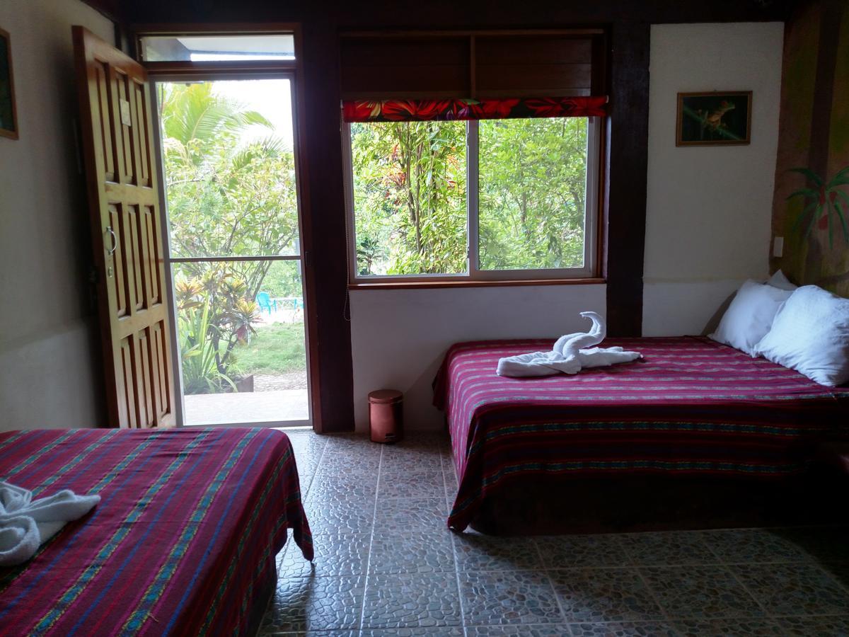 Inn Zapote Tree Flores
