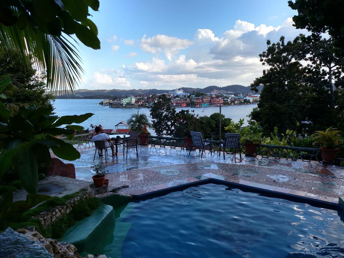 Zapote Tree Inn 3*