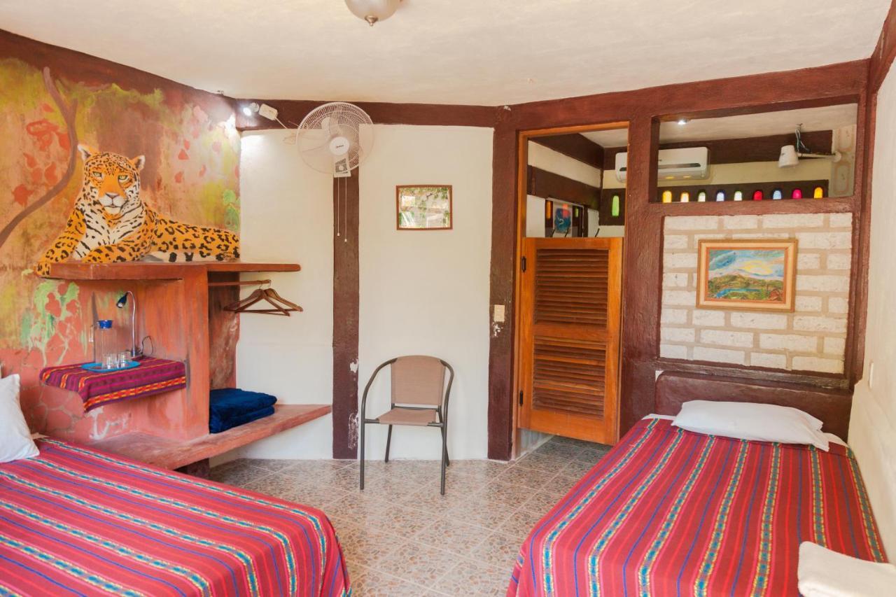 Inn Zapote Tree Flores